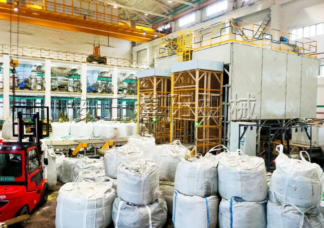 硝酸銨全自動(dòng)噸袋拆包機(jī)可以用應(yīng)在什么行業(yè)？