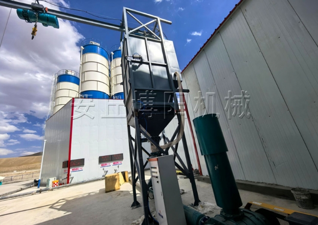 水泥噸袋拆包機(jī)無(wú)塵 噸袋拆包卸料機(jī)核心優(yōu)勢(shì)